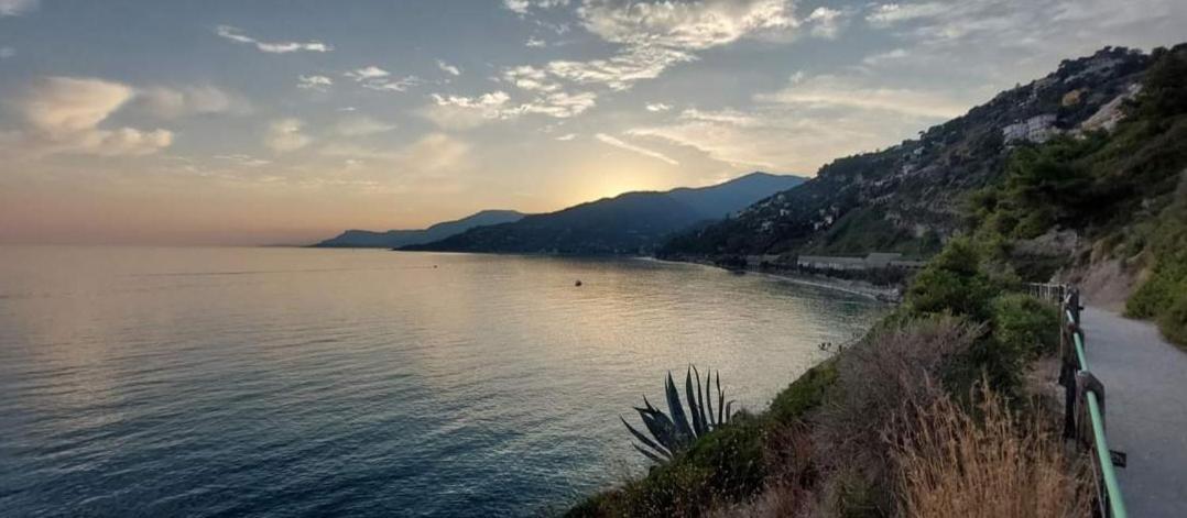 Casa Vacanze Paglino Ventimiglia Exteriör bild